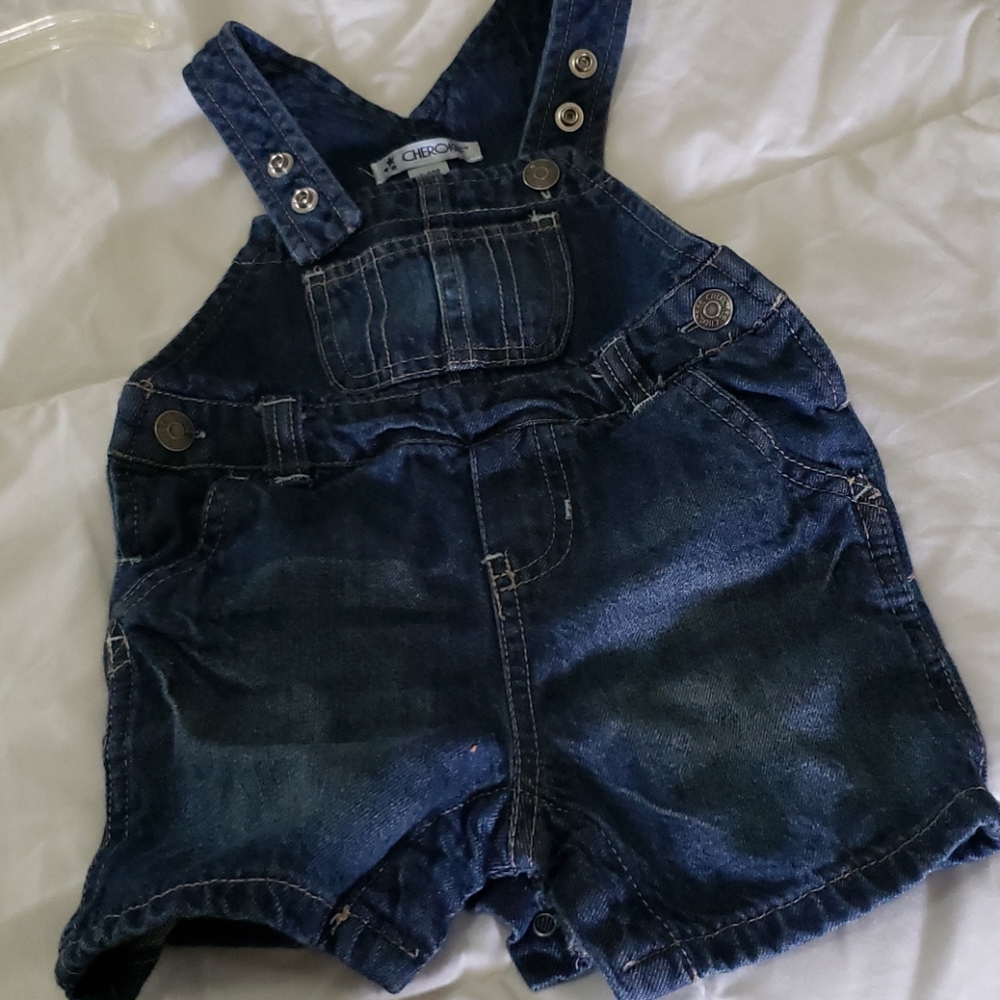 Damaged‎ in flood Cherokee bibs